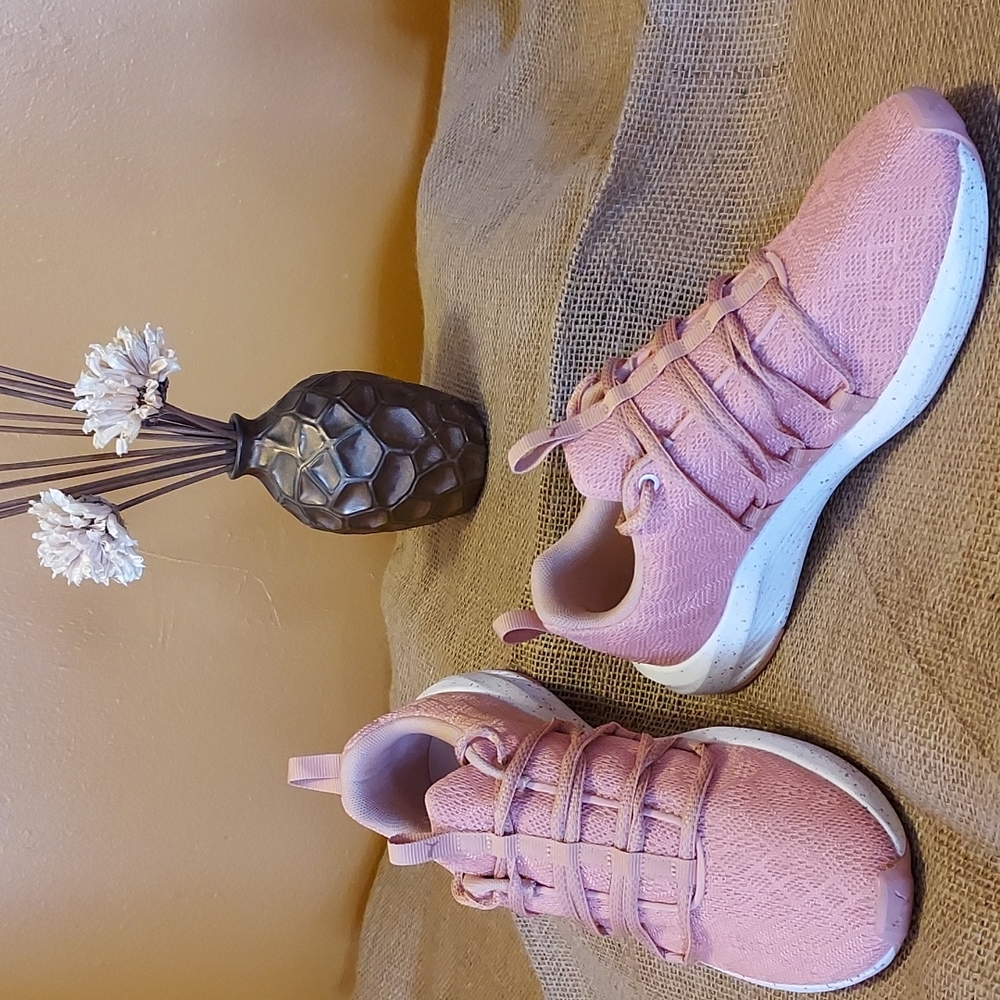 New Womens Puma shoes